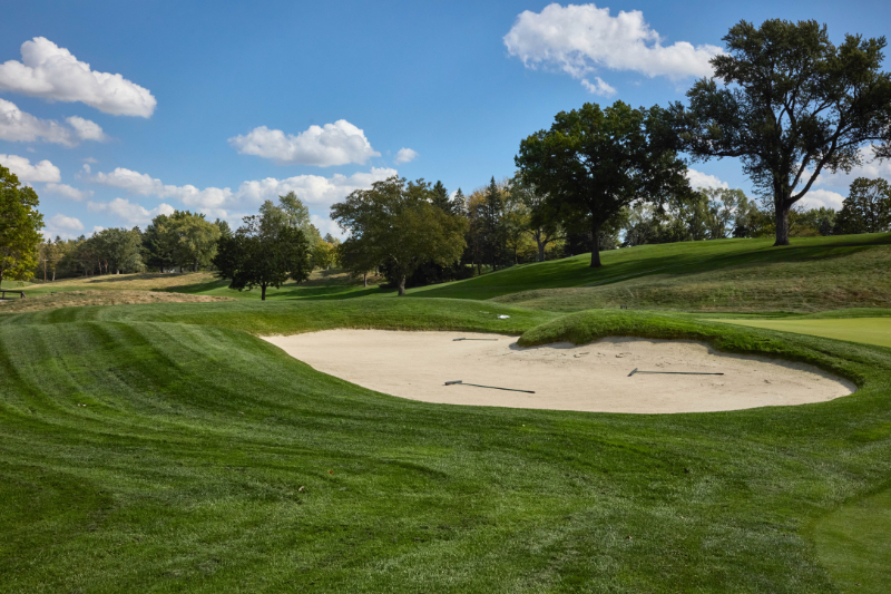 Golf Courses & Country Clubs